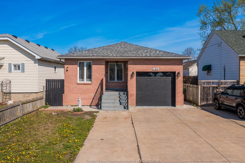 738-bensette-street-windsor-ontario-26008961