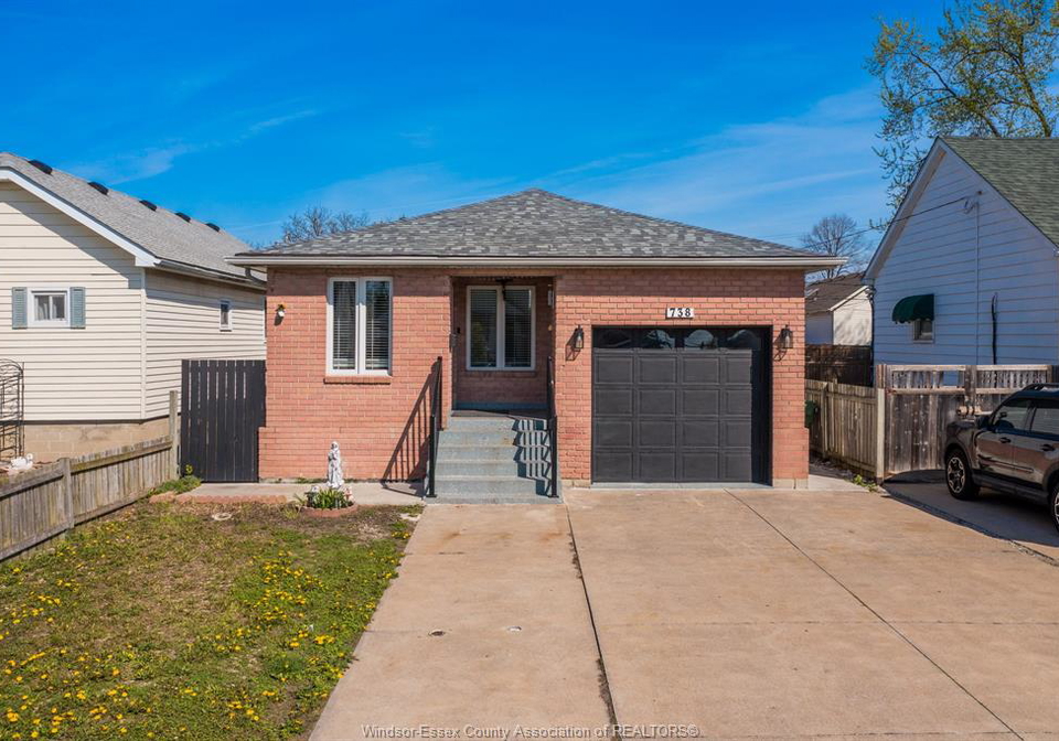 738-bensette-street-windsor-ontario-26008961
