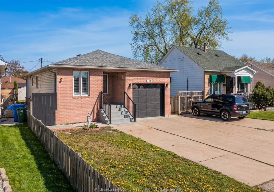 738-bensette-street-windsor-ontario-26008961