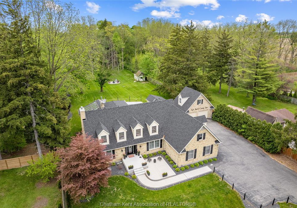 877-charing-cross-road-chatham-ontario-26009008