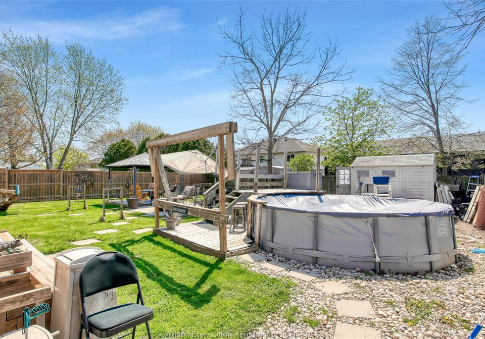 325-mccurdy-amherstburg-ontario-26009024