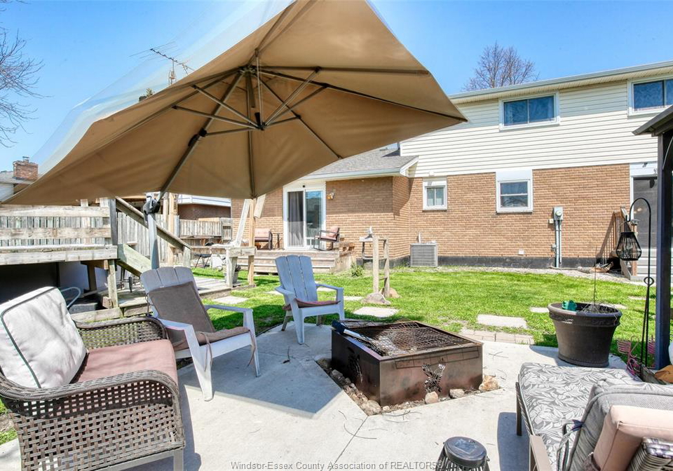325-mccurdy-amherstburg-ontario-26009024
