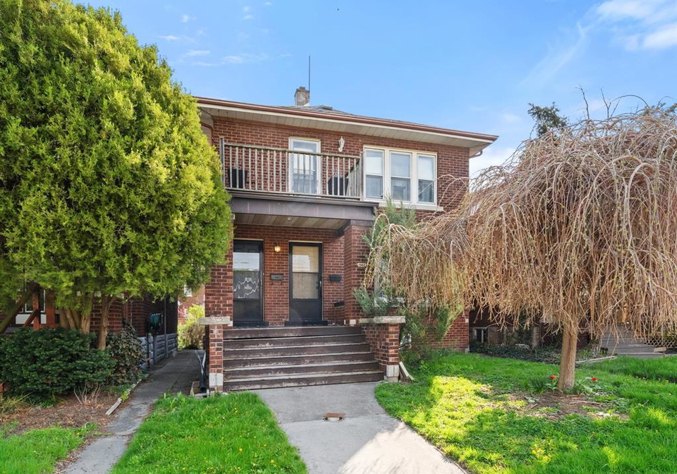 1560-1562-dougall-avenue-windsor-ontario-26009031