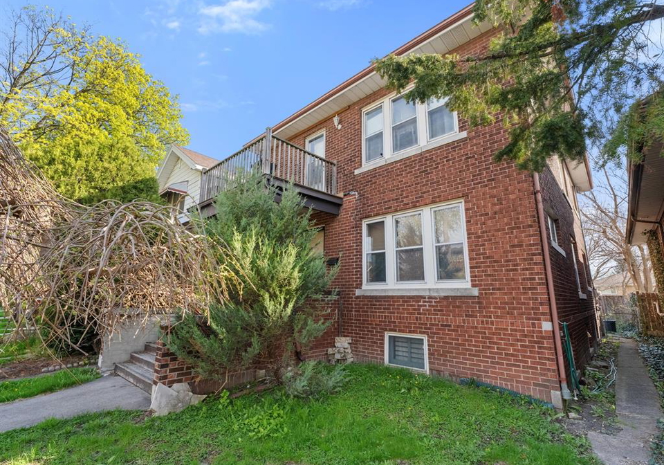 1560-1562-dougall-avenue-windsor-ontario-26009031