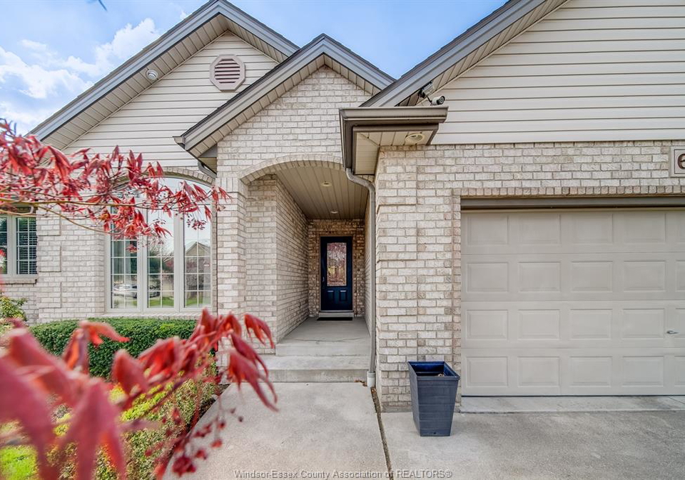 607-george-kennedy-lakeshore-ontario-26009069