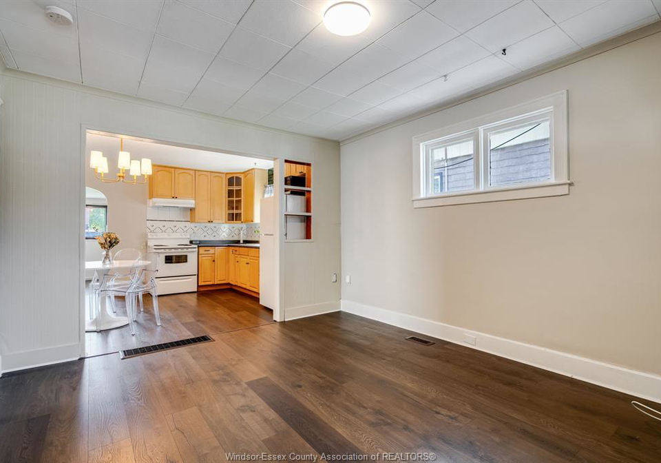 1062-lena-avenue-windsor-ontario-26009113