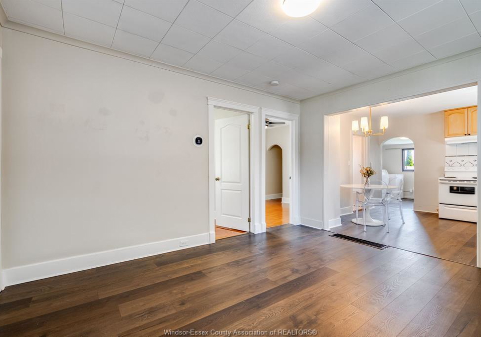 1062-lena-avenue-windsor-ontario-26009113