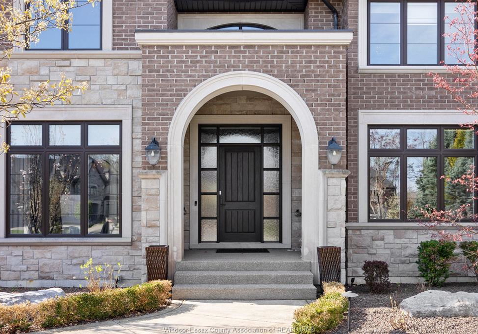 2163-serenity-circle-lasalle-ontario-26009115
