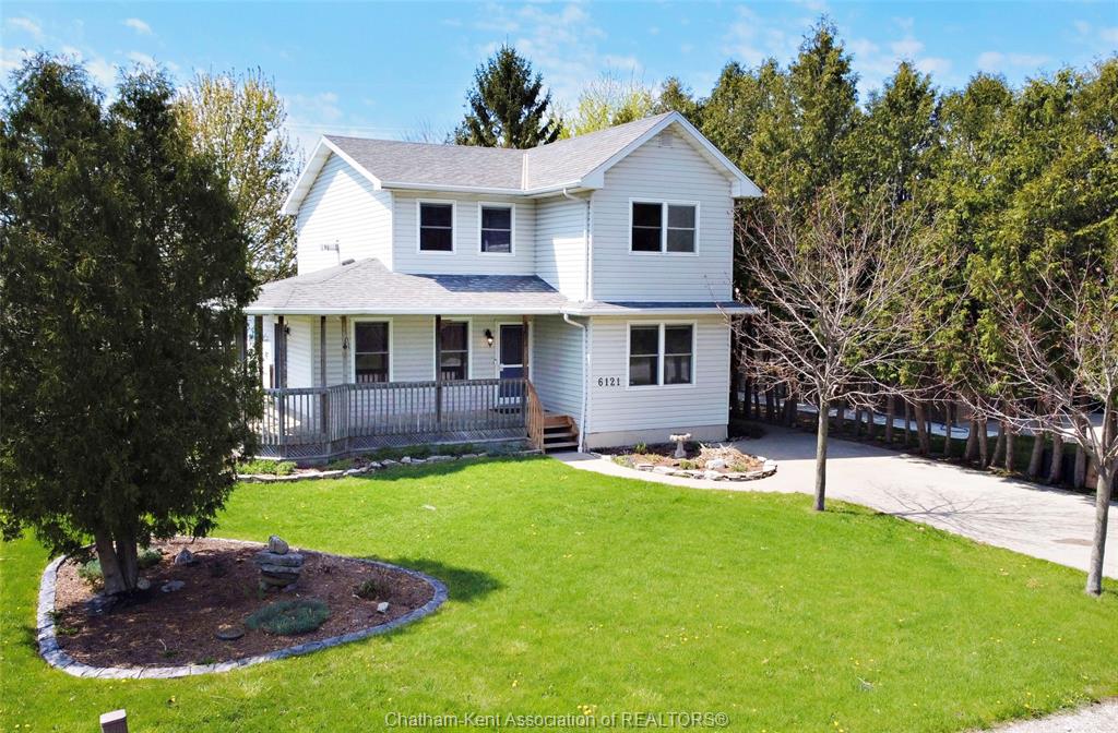 6121-emerson-avenue-comber-ontario-26009149