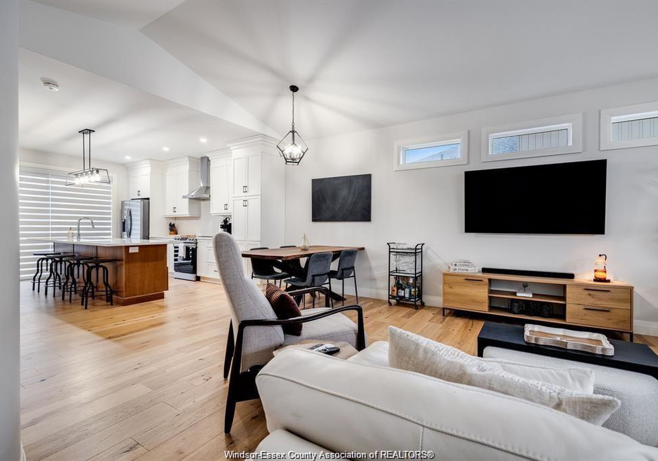 241-robinson-avenue-essex-ontario-26009151