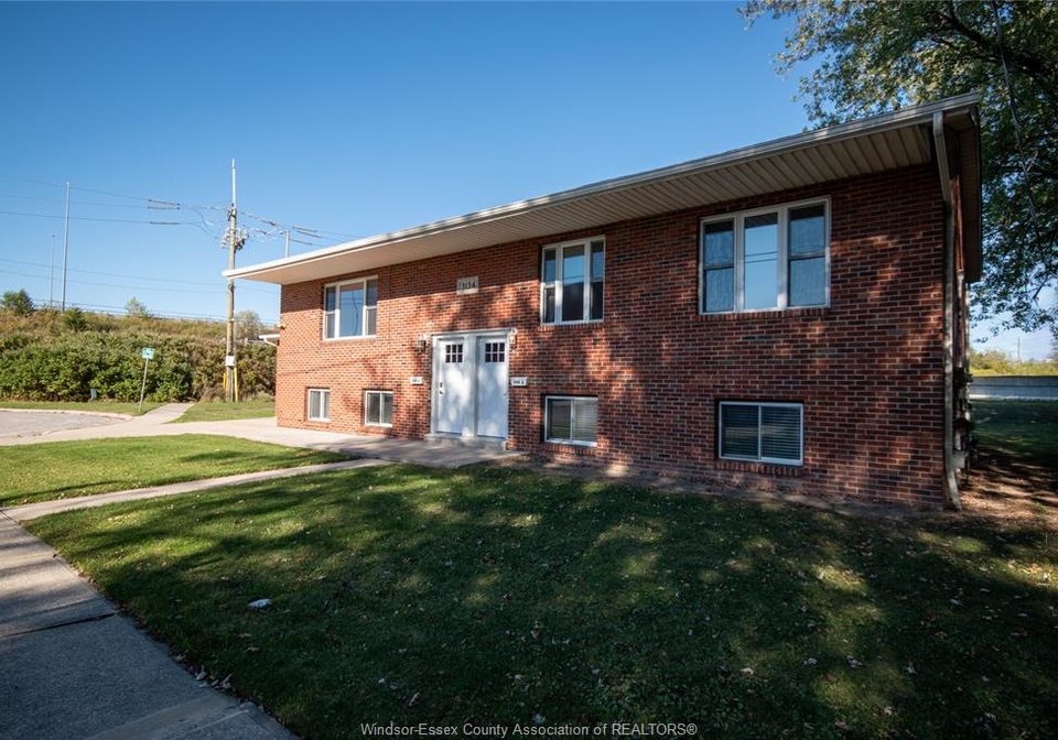 3134-riberdy-windsor-ontario-26009154
