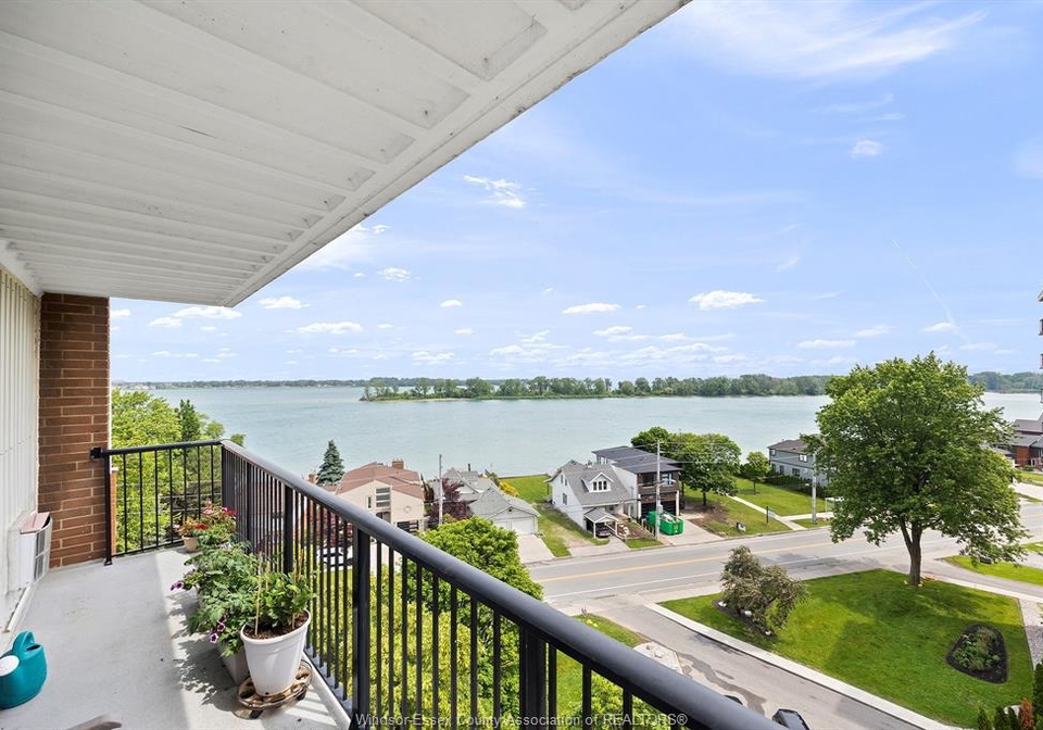 8591-riverside-dr-e-windsor-ontario-26009161