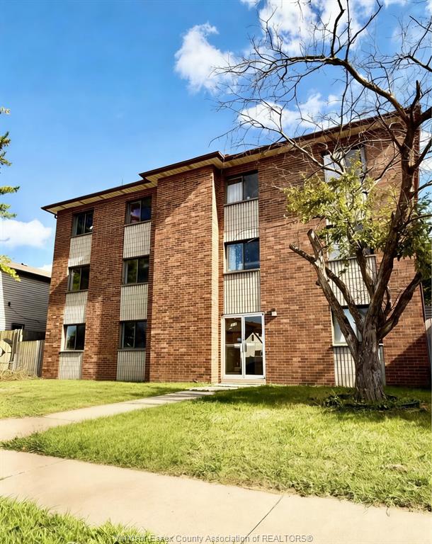 1547-pelletier-windsor-ontario-26009167