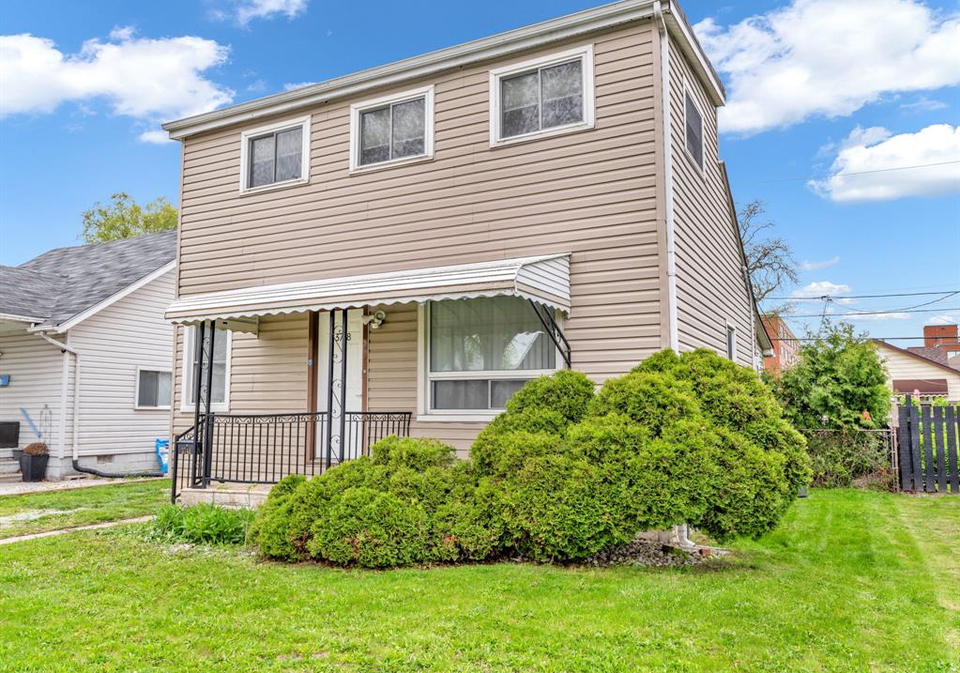 3748-whitney-windsor-ontario-26009177