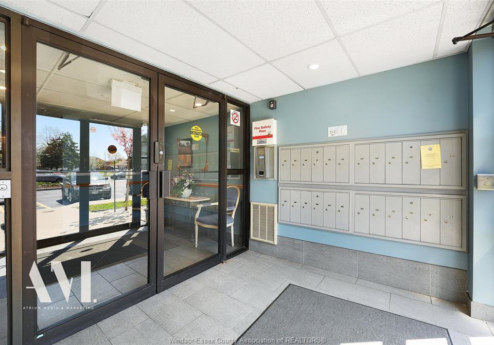 401-grand-marais-road-west-windsor-ontario-26009229