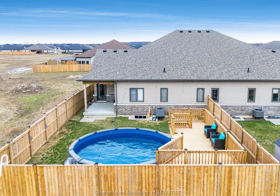 304-horizon-lane-chatham-ontario-26009230