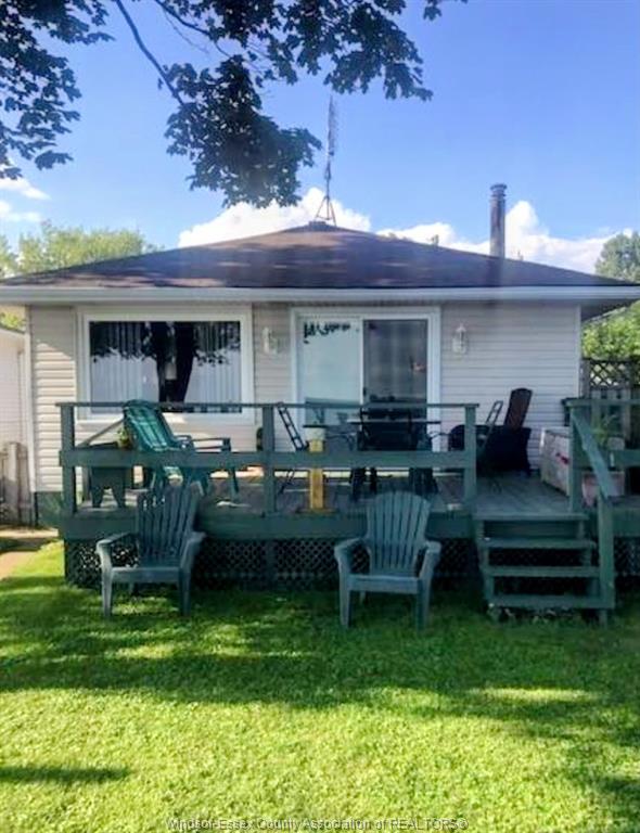 523-lypps-beach-colchester-ontario-26009237