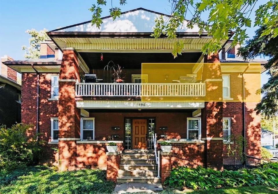 1596-victoria-windsor-ontario-26009239
