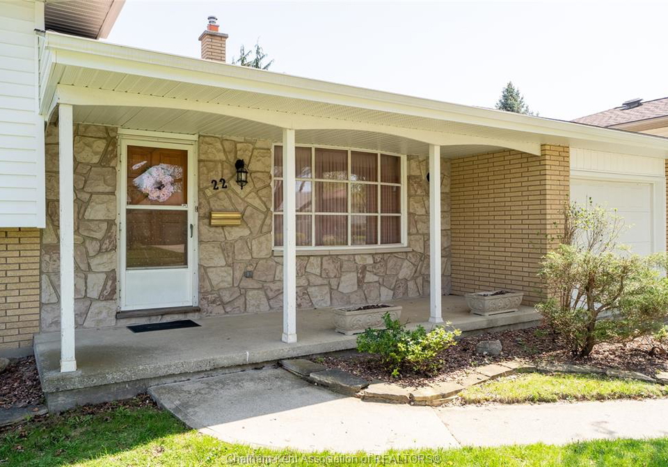 22-pembroke-crescent-chatham-ontario-26009305