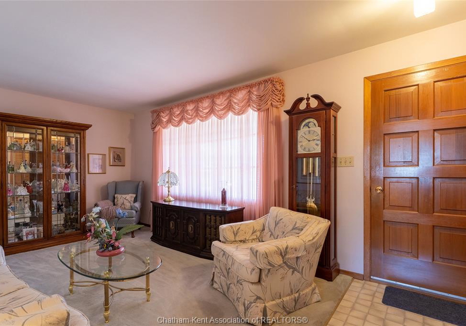 22-pembroke-crescent-chatham-ontario-26009305