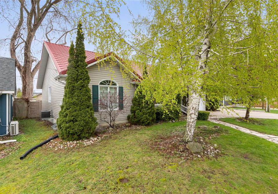 1970-orchard-avenue-sarnia-ontario-26009309