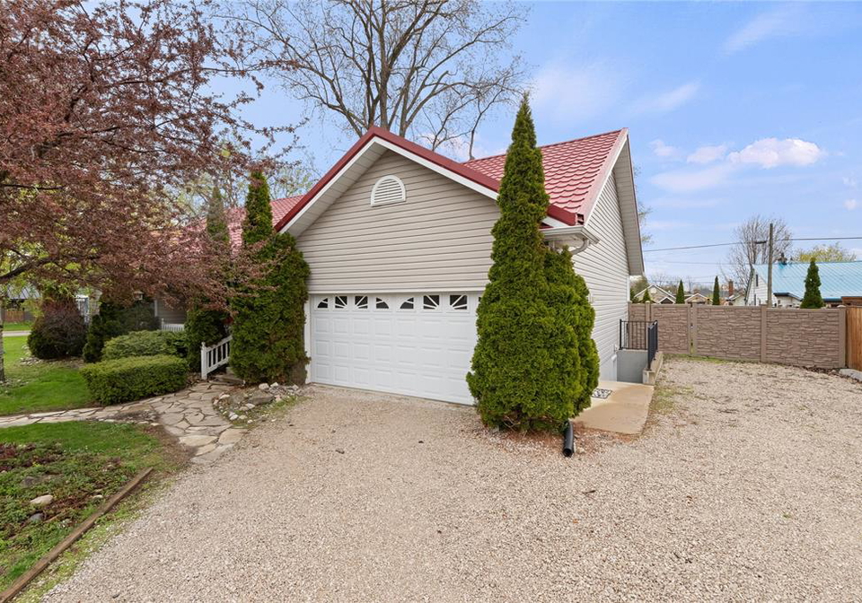 1970-orchard-avenue-sarnia-ontario-26009309