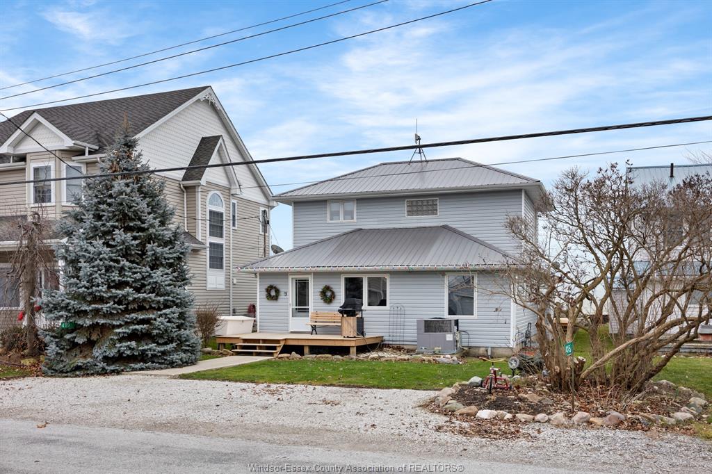419-lakeside-amherstburg-ontario-26009365