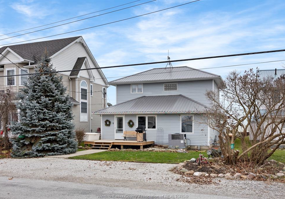 419-lakeside-amherstburg-ontario-26009365