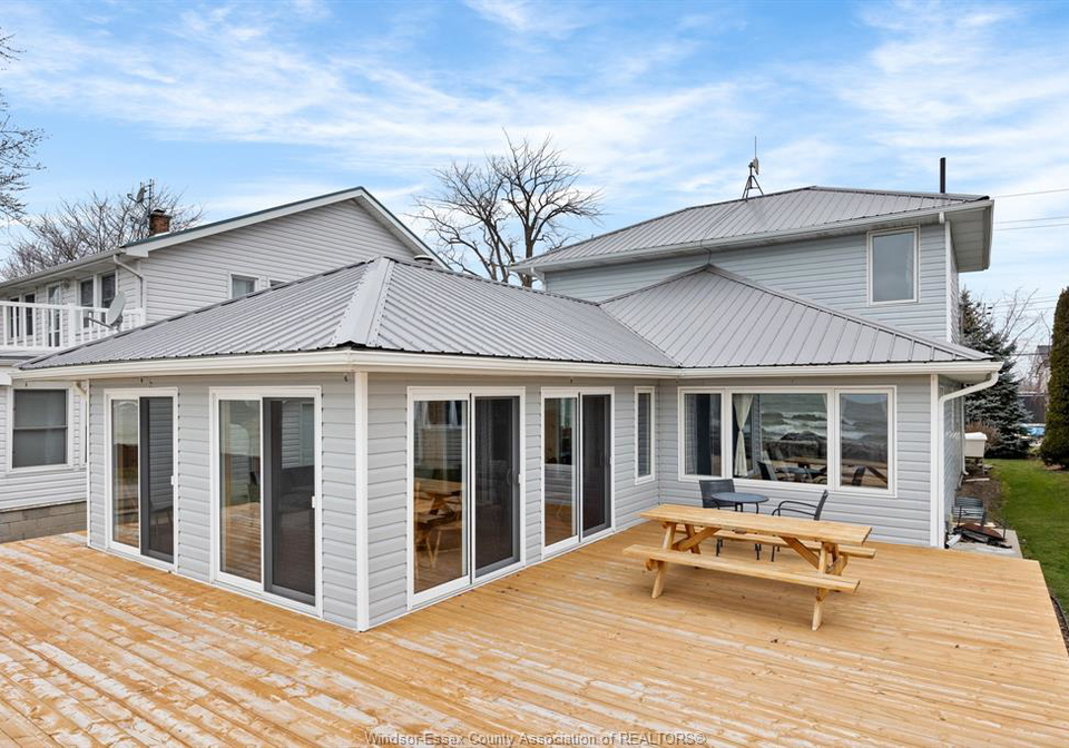419-lakeside-amherstburg-ontario-26009365