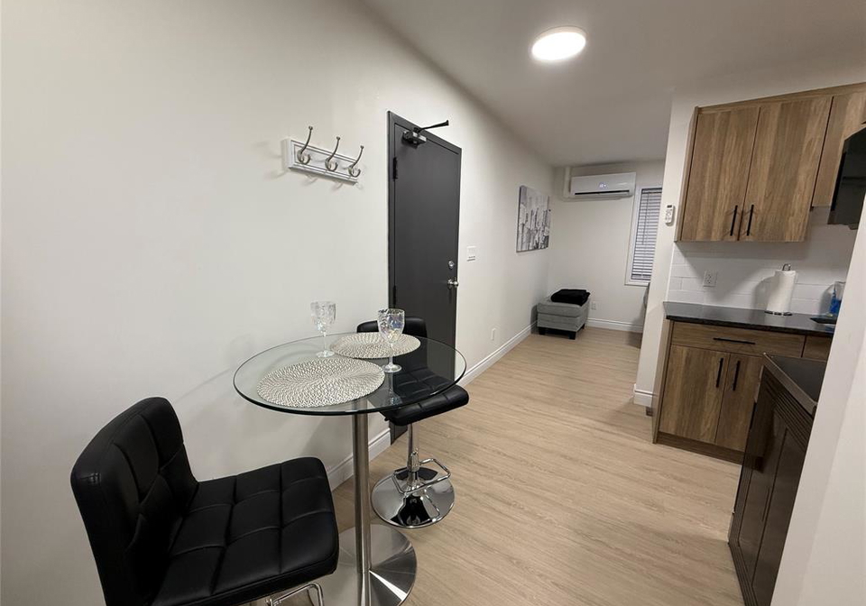 808-ottawa-street-windsor-ontario-26009372