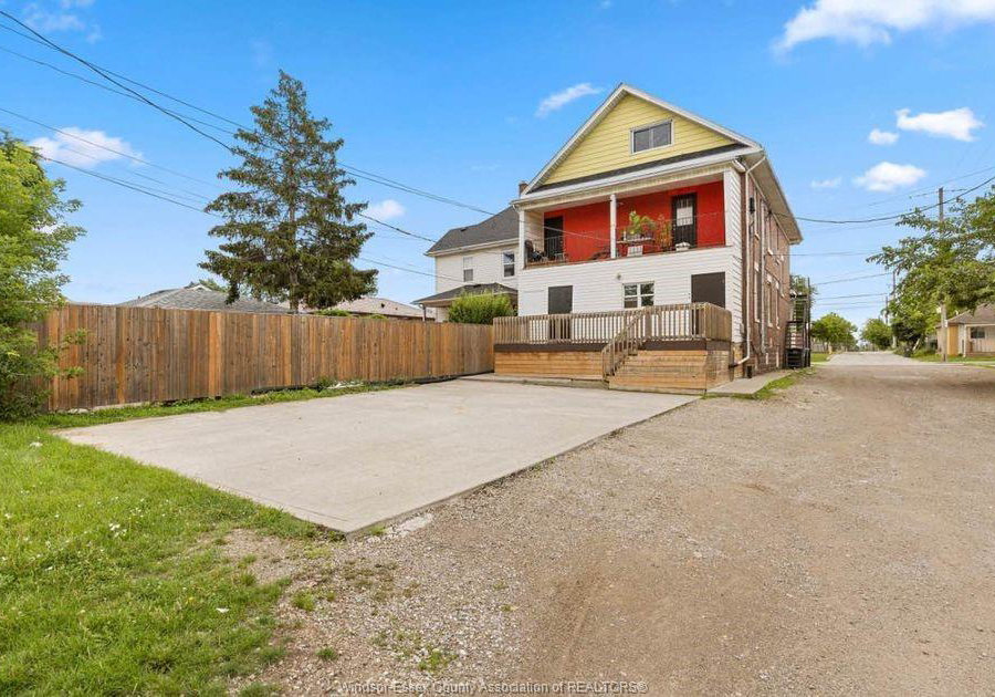 1050-assumption-windsor-ontario-26009379