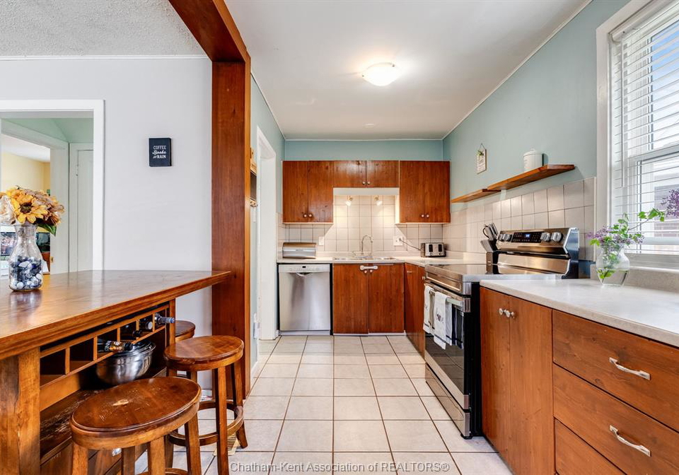 53-sunnyside-avenue-chatham-ontario-26009411