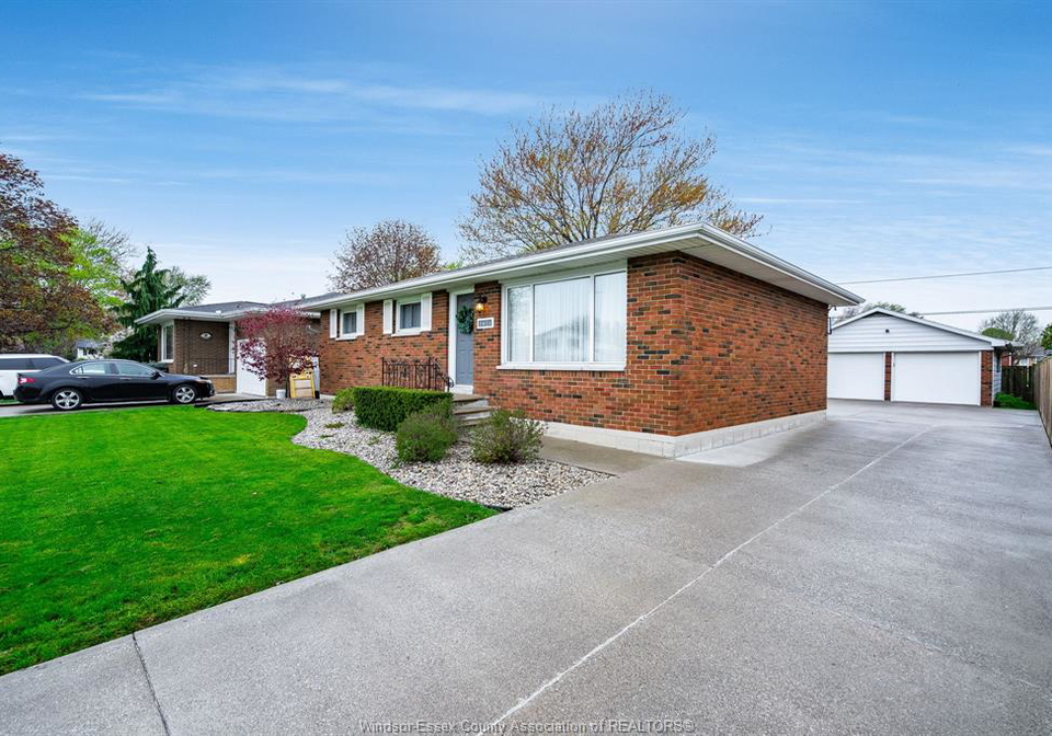 1654-fairlea-crescent-ruthven-ontario-26009424