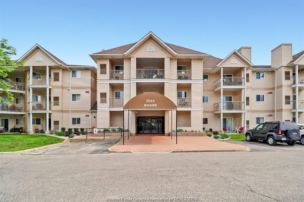 2922-rivard-windsor-ontario-26009430