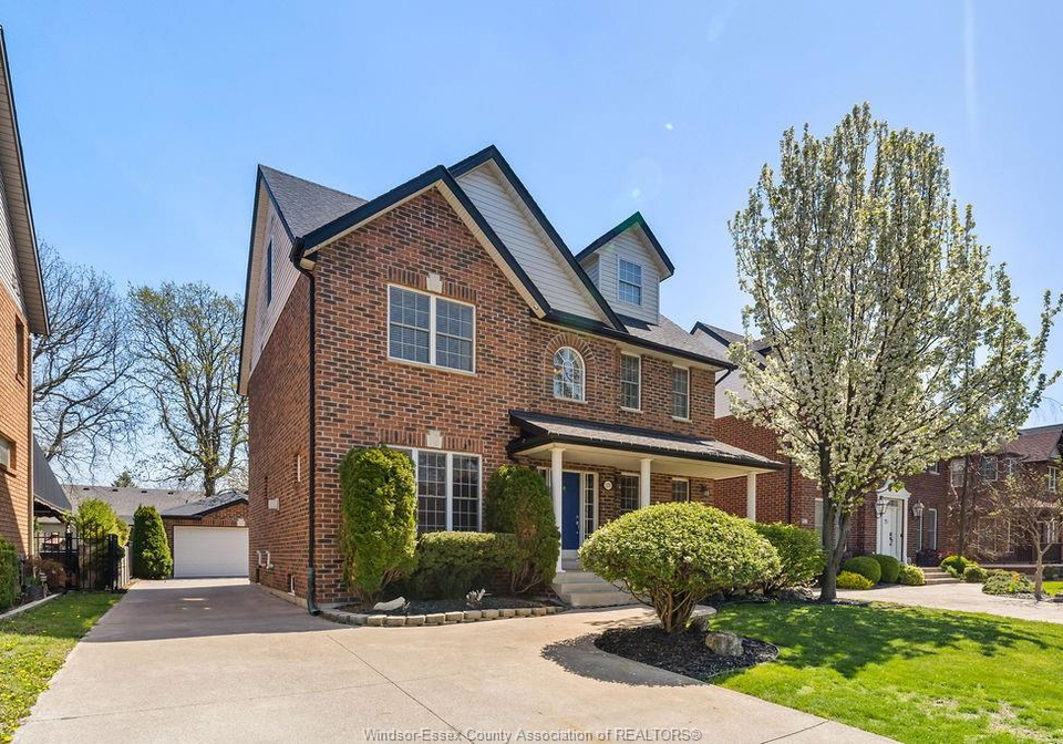 1270-lakeview-avenue-windsor-ontario-26009442