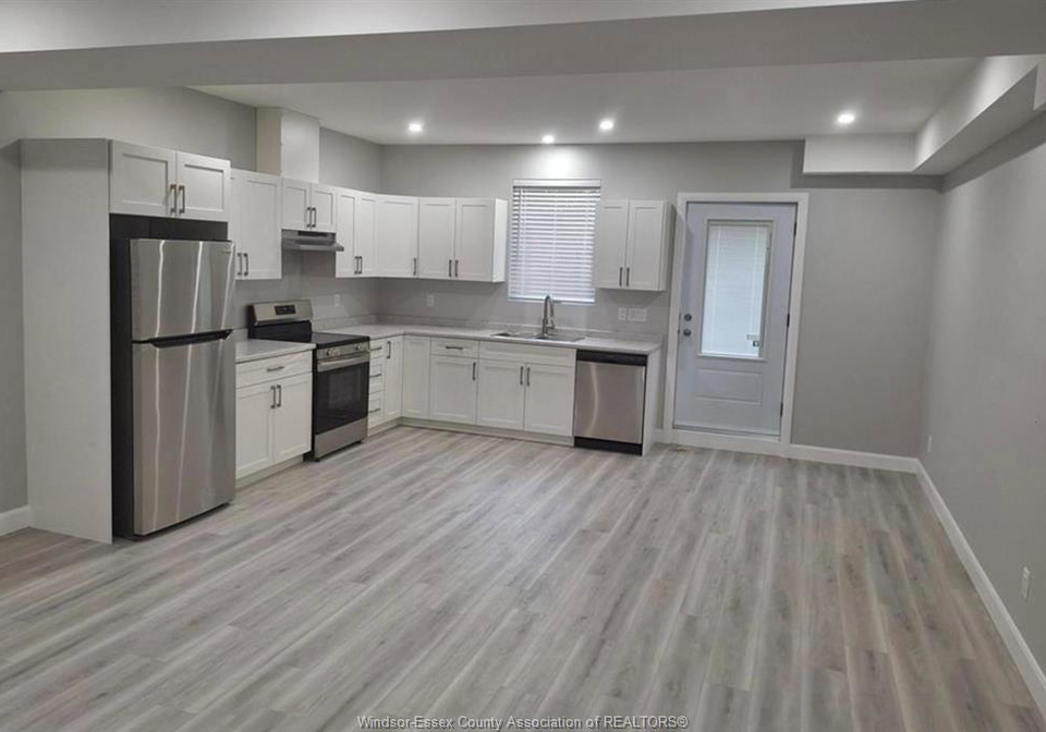 1479-westcott-windsor-ontario-26009448