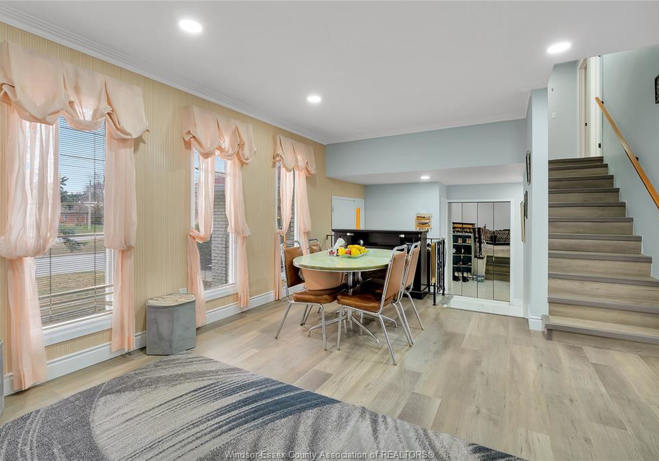 655-roseland-drive-south-windsor-ontario-26009486
