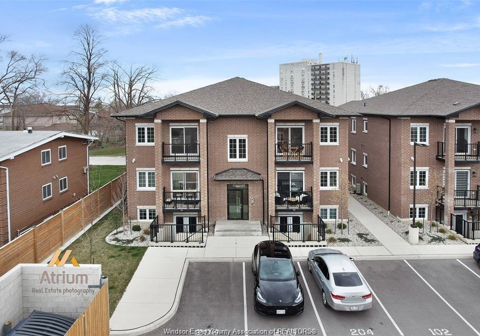 233-watson-windsor-ontario-26009490