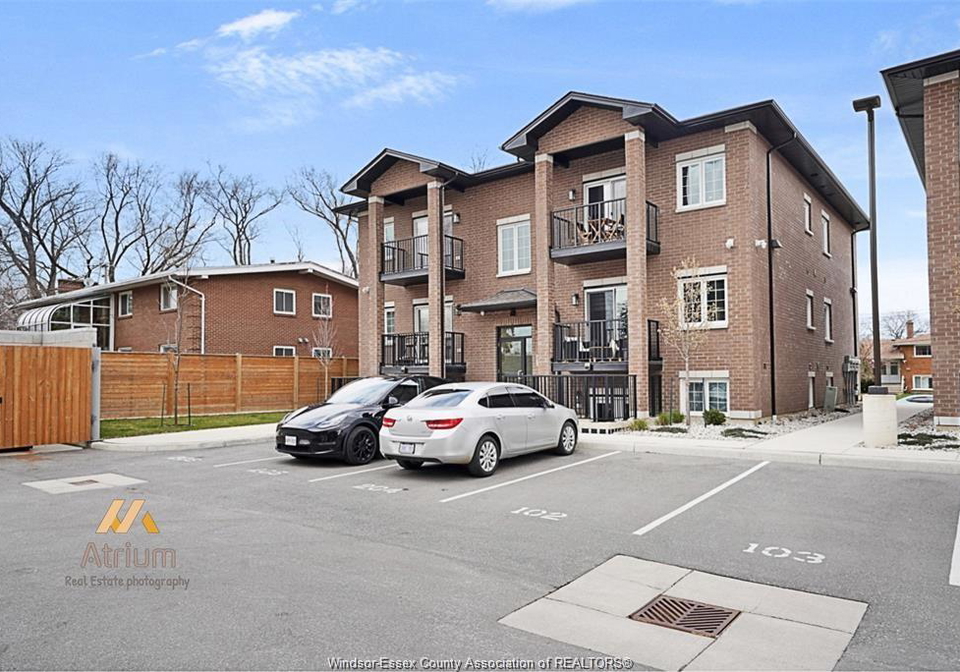 233-watson-windsor-ontario-26009490