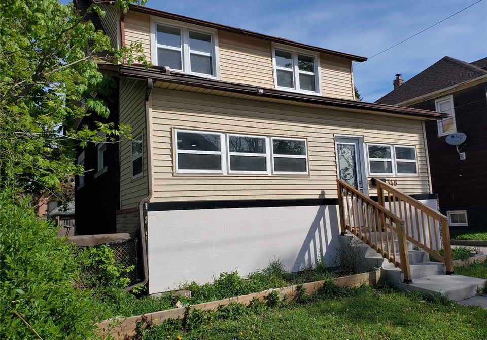 348-caroline-windsor-ontario-26009507