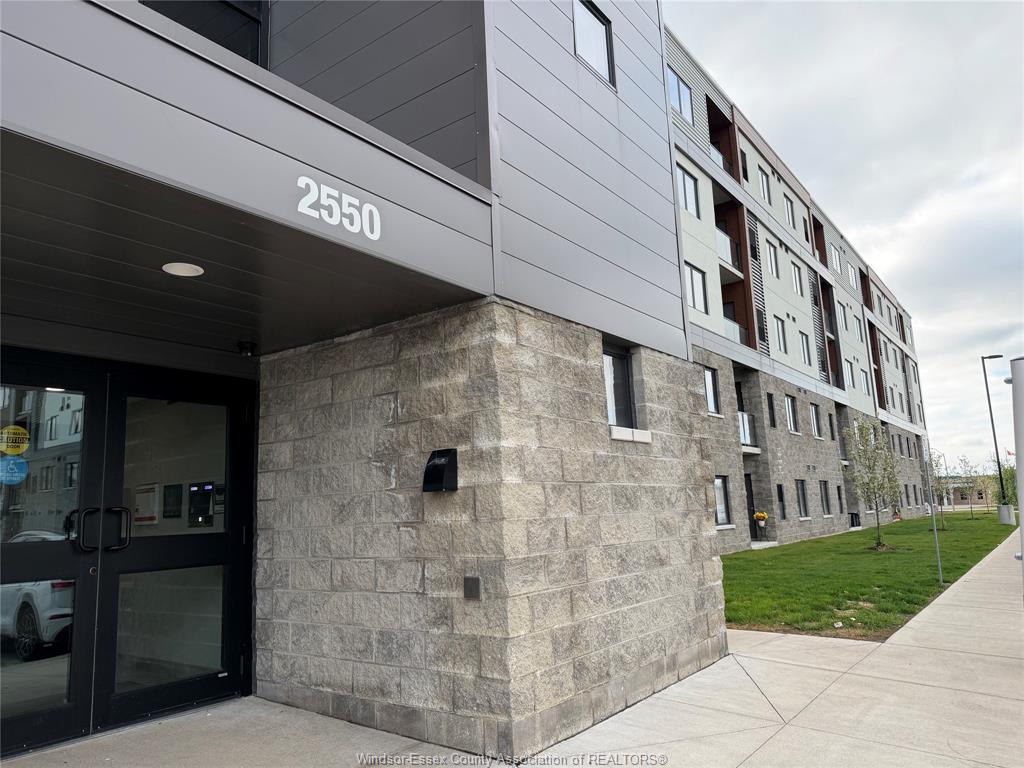 2550-sandwich-west-parkway-lasalle-ontario-26009519