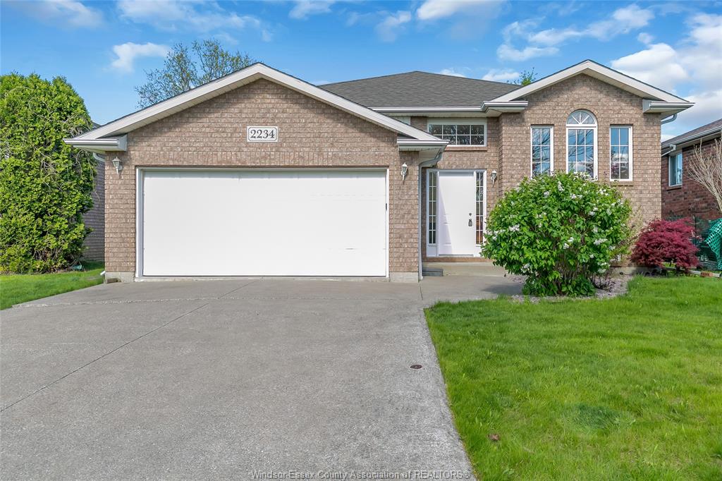 2234-randolph-avenue-windsor-ontario-26009522