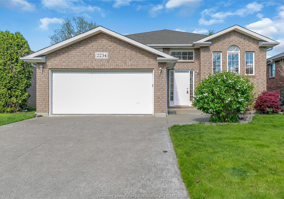 2234-randolph-avenue-windsor-ontario-26009522