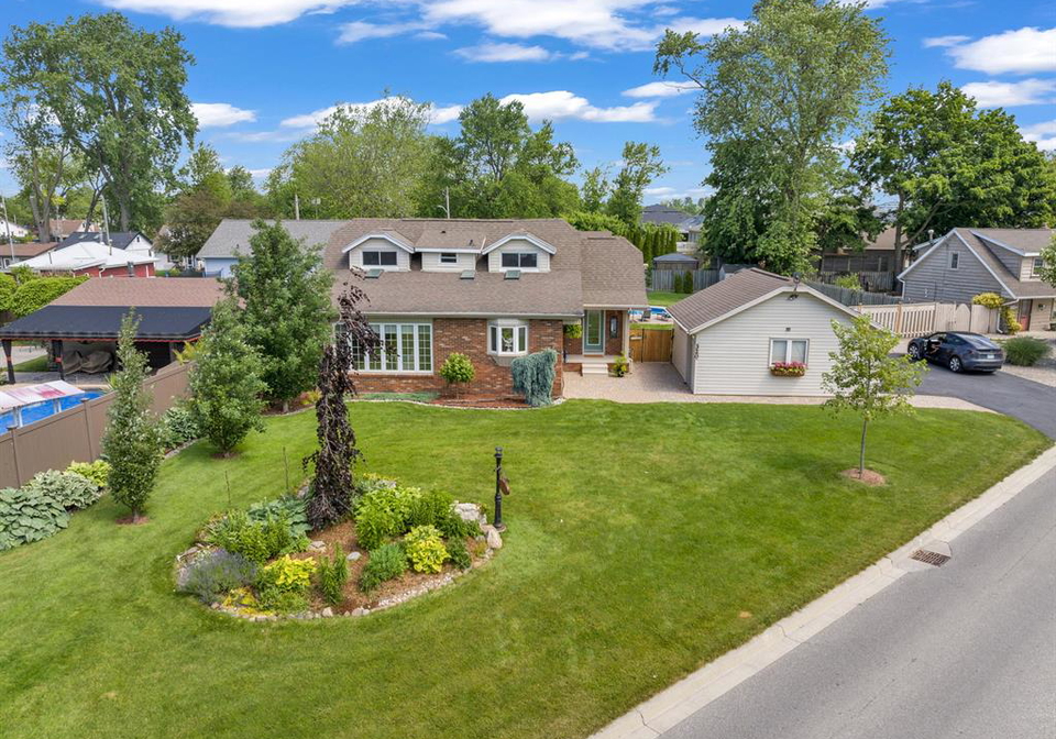 320-lakeview-avenue-kingsville-ontario-26009527