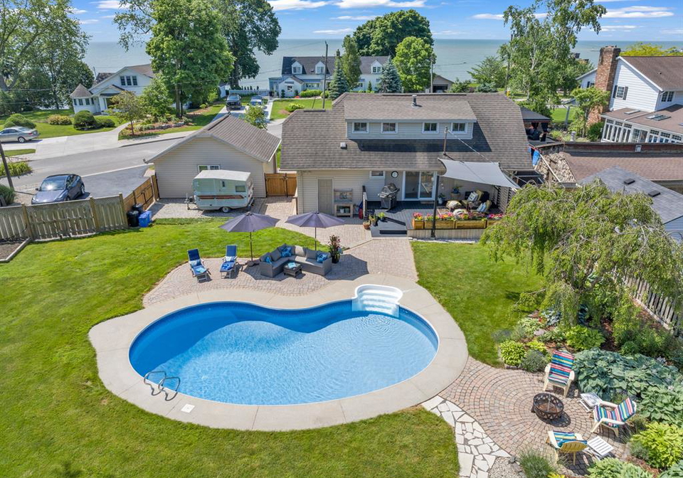 320-lakeview-avenue-kingsville-ontario-26009527