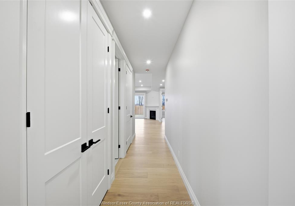 440-caserta-crescent-lakeshore-ontario-26009539