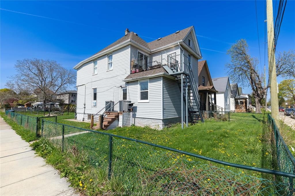 1104-cataraqui-windsor-ontario-26009560