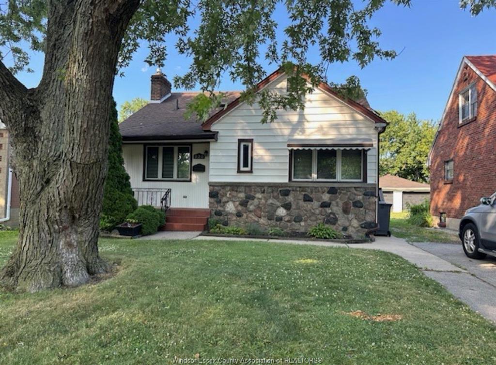 926-thompson-boulevard-windsor-ontario-26009577