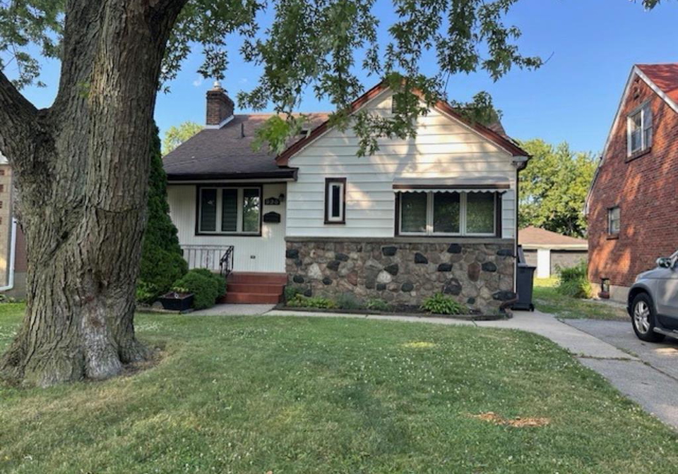 926-thompson-boulevard-windsor-ontario-26009577