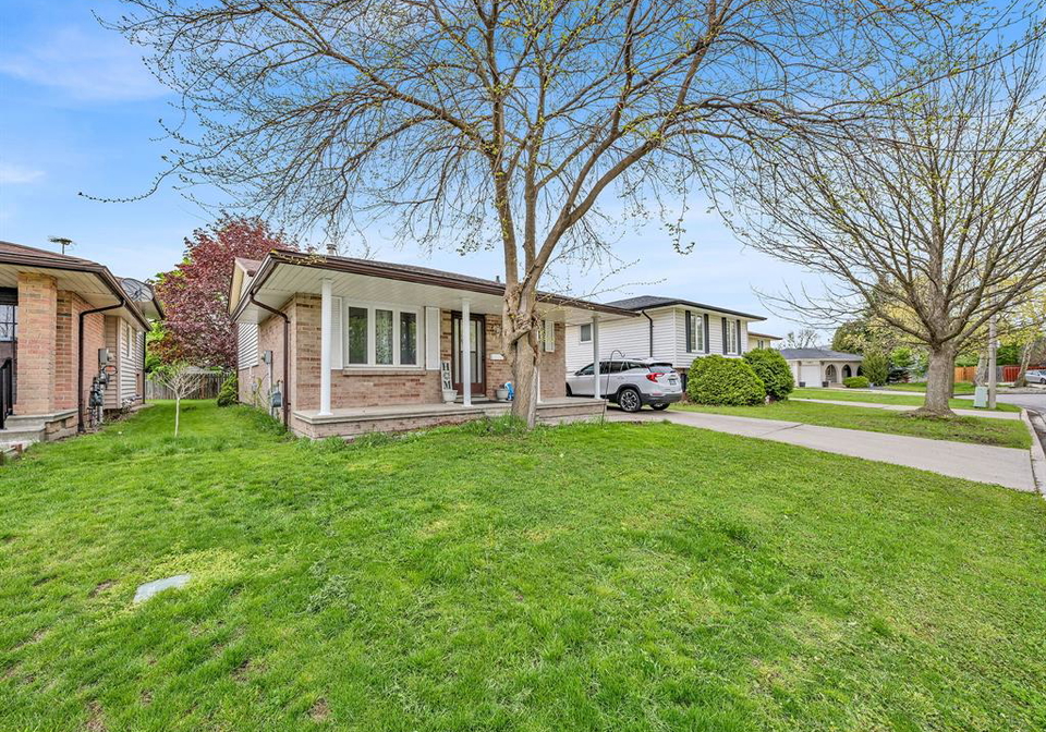 1493-azalia-crescent-windsor-ontario-26009624